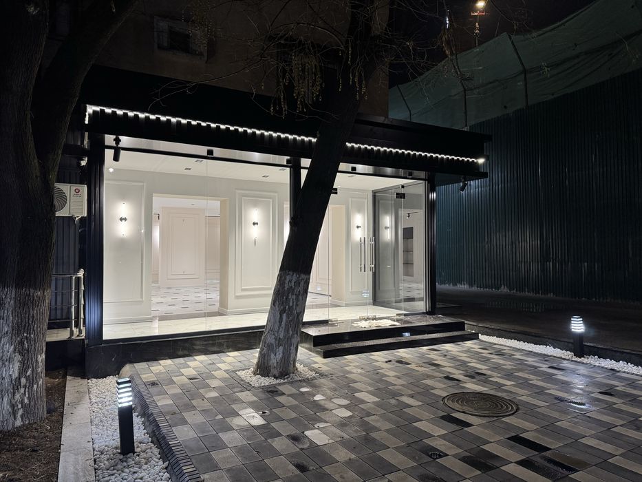 Продается нежилое помещение вдоль дороги 95м2 - стадион Старт