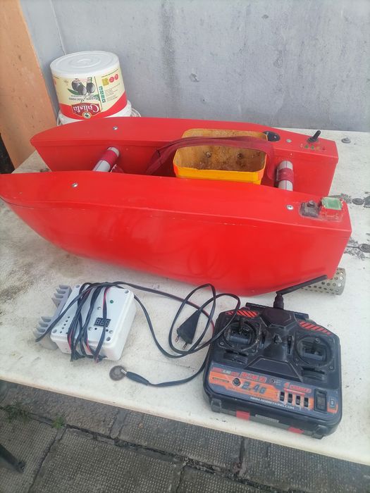 Лодка за захранка