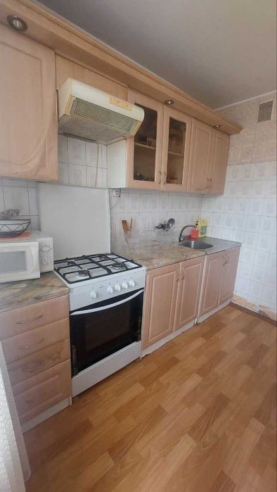 Продажа 2-комнатной квартиры в 8 мкрн на 4 этаже