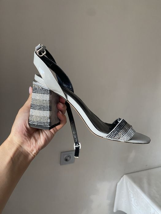 Продаются женские туфли