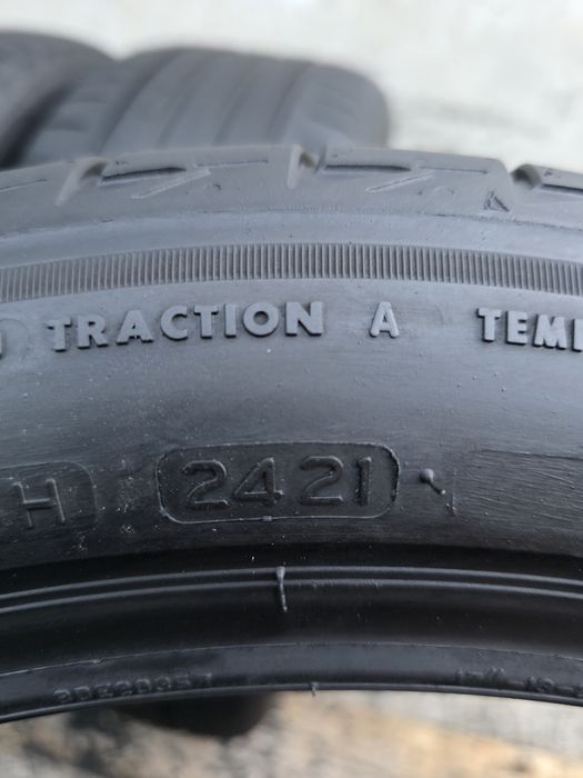 Vand  patru anvelope de vara Bridgestone  turanza  225 45 17 dot 4221
