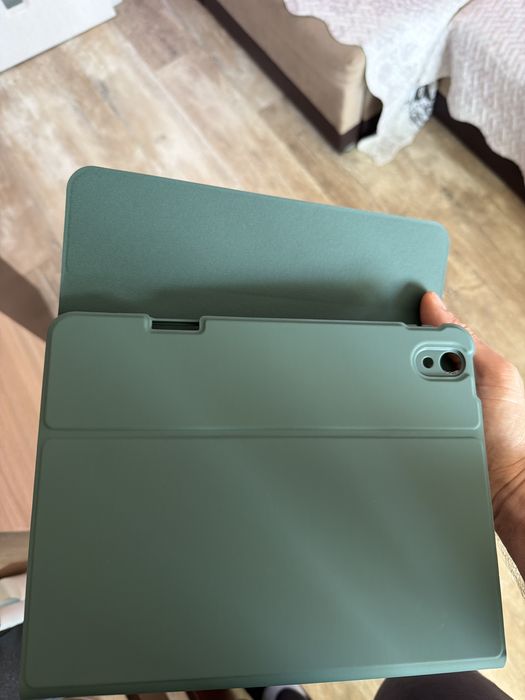 Клавиатура и кейс за iPad Air 4/5 10.9