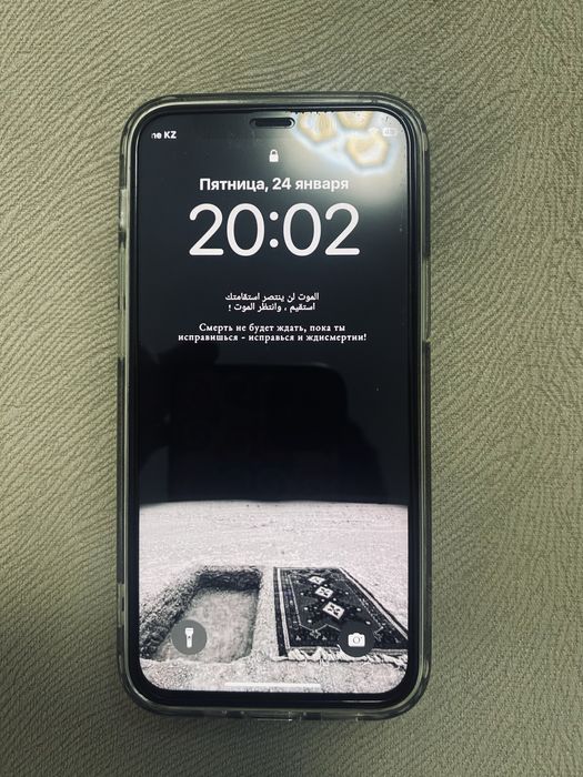 Айфон 12 мини в хорошем состоянии