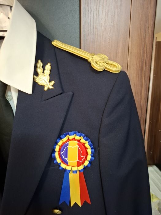 Costum militar Exceptiol, Unic