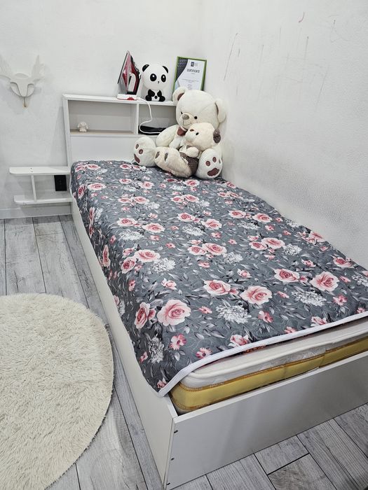 Шкаф,диван,комод, стол,обувница