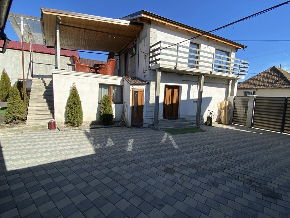 Vand  casa complet  mobilata