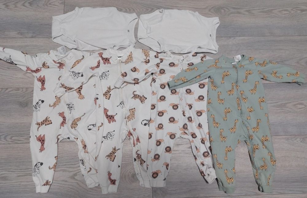 Lot pijamale cu fermoar H&M, marime 86