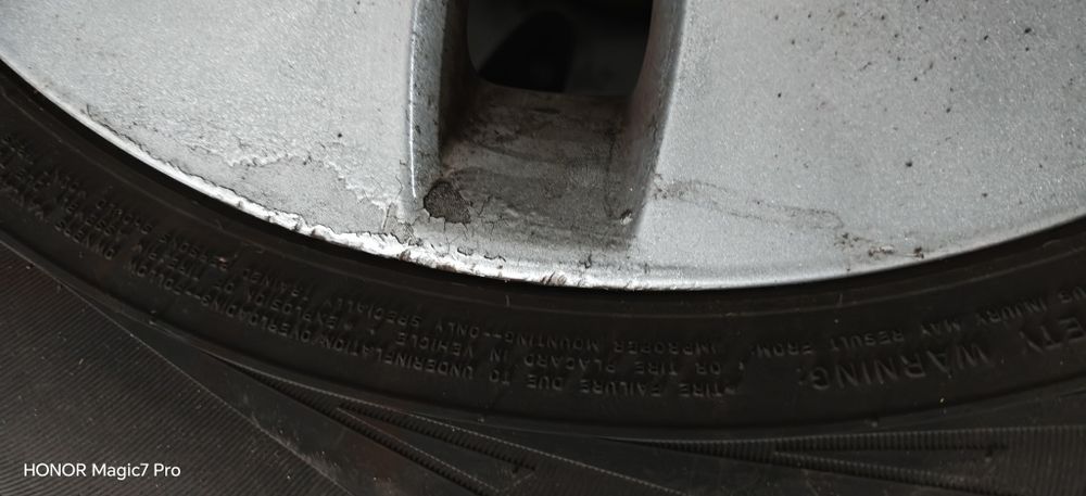 Vând jante r16 cu anvelope Nokia iarnă