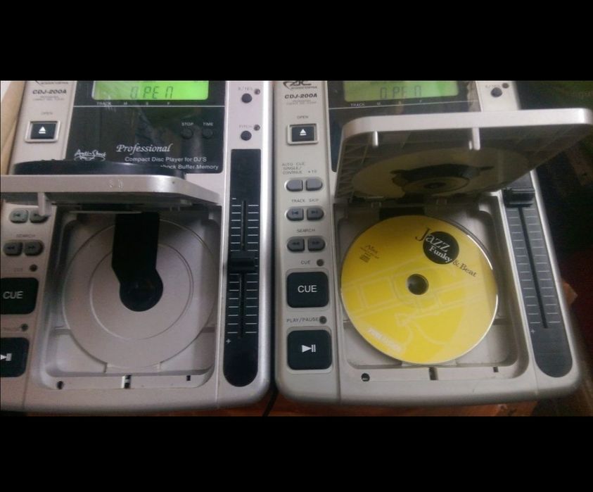 2 Cd-Playere Profesionale Marca Acustic Control