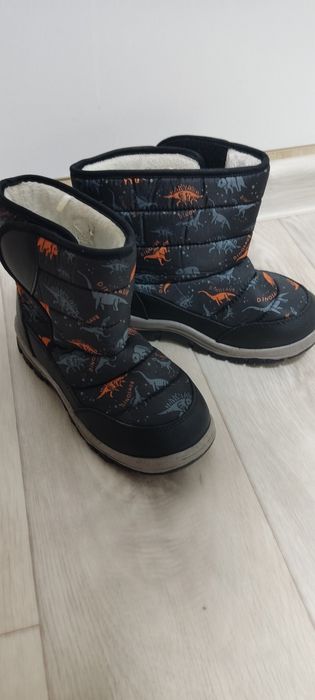Продам осенние ботинки