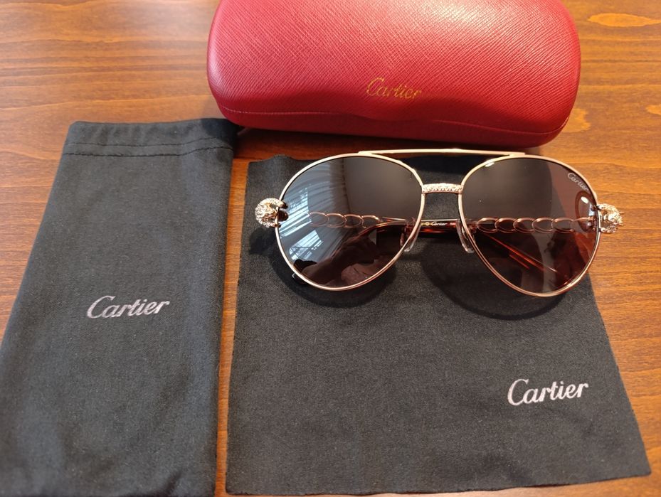 Дамски слънчеви очила Cartier.