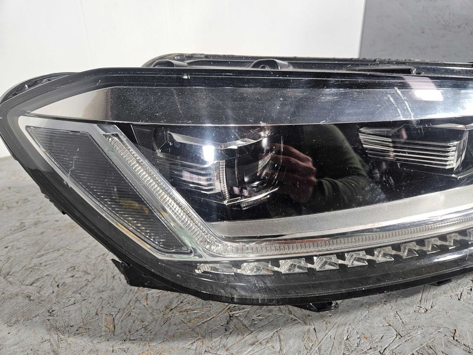 Оригинален Десен фар VW TOURAN 2015 - LED