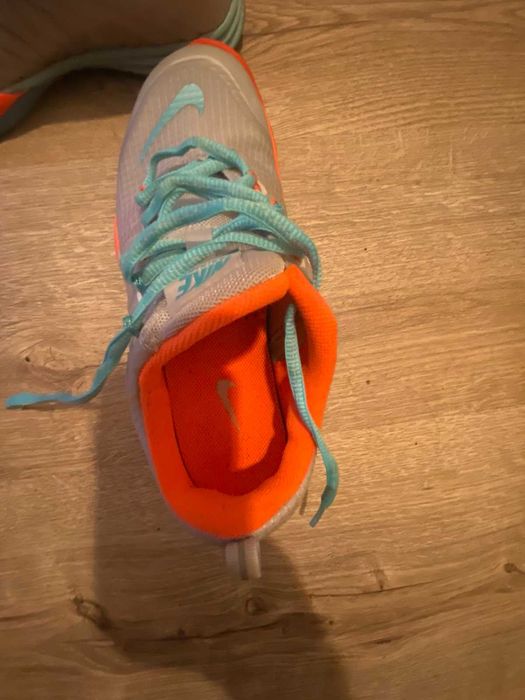 Продавам оригинални маратонки