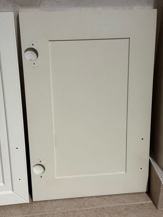 Дървени вратички и профил за чекмедже