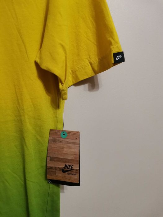 2 броя Мъжки тениски Nike.