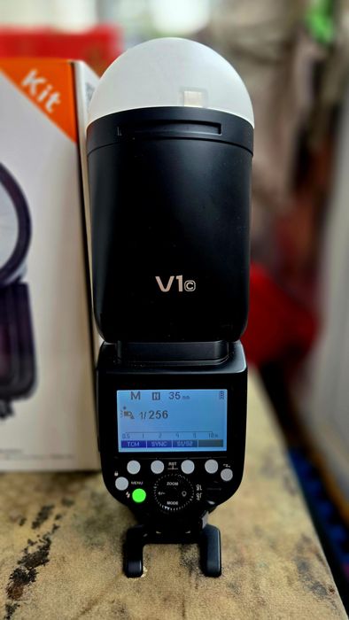 Godox V1 Blit TTL cu Cap Rotund pentru Canon