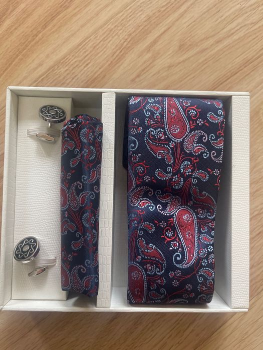 Запонки и галстук SARAR