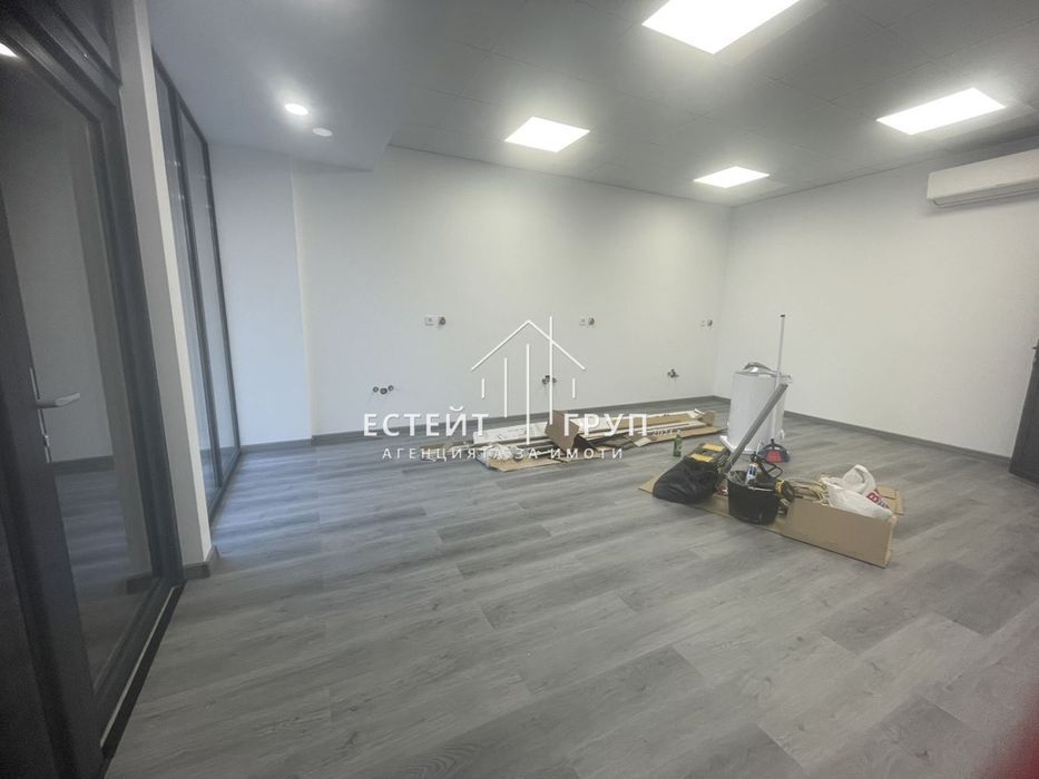 Дава се под наем Магазин в Варна, Автогара - 50 кв.м за 382.5 € - Снимка #2