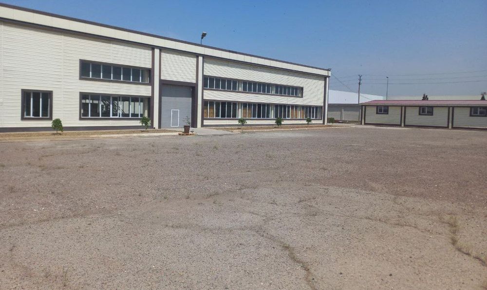 Продаётся 5 400 м² производственная база.