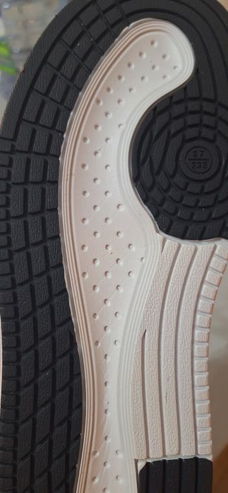 Кросовки новые 36-37 размер