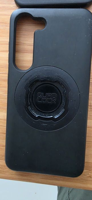 Set huse quadlock, originale din Olanda, folosite, pentru Samsung S23 dar si alte accesorii (prindere biciclera, poncho)
