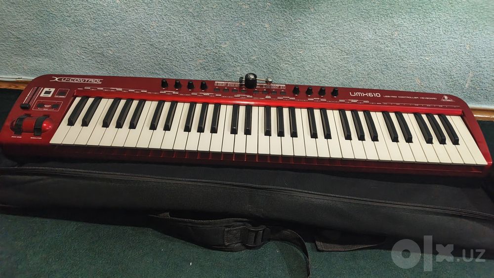 Миди клавиш Behringer Ufx610