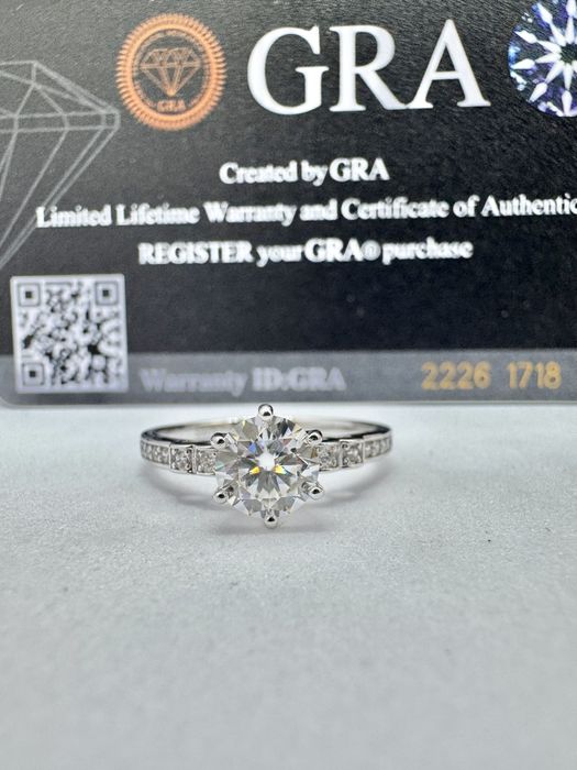 Сребърен пръстен с мойсанит (Диамант) 1 карат