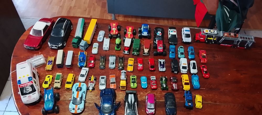 Lot mașinuțe metalice