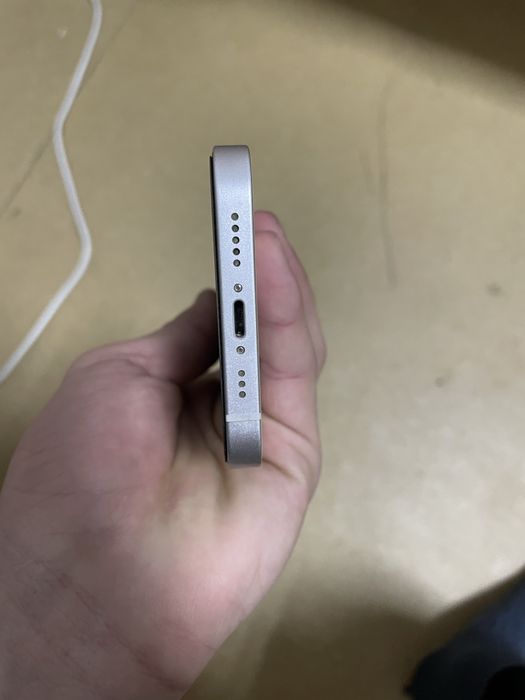 Айфон 13 продам.