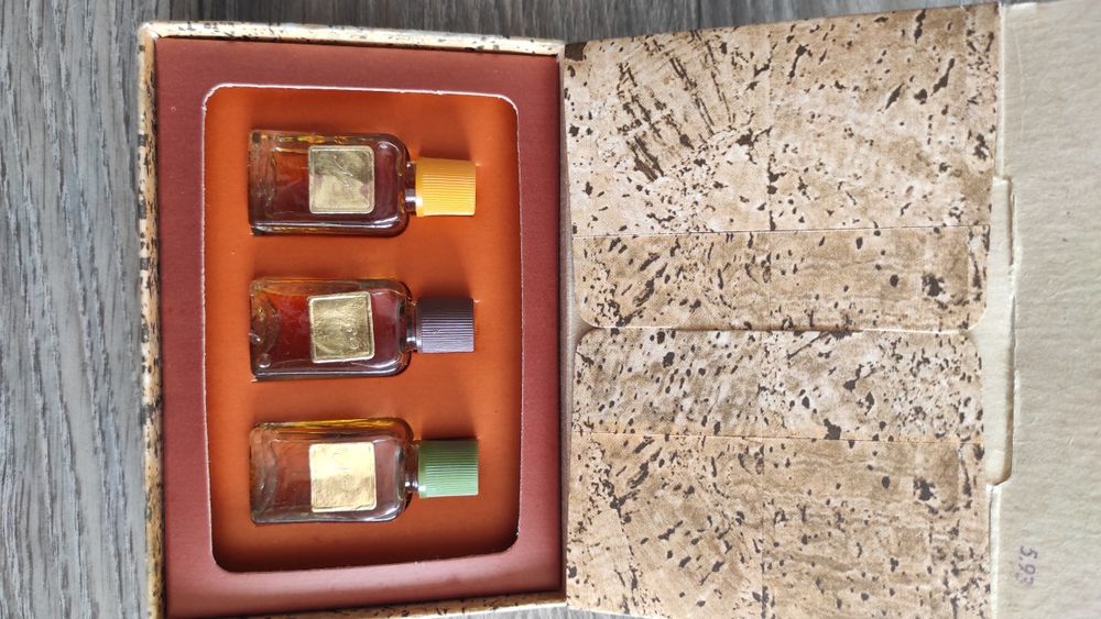 Продам духи Dzintars