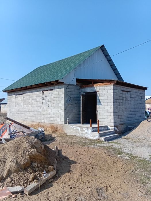 Үй сатылады 8 сотық