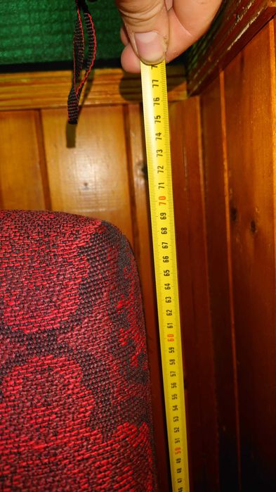 Разтегателен диван за един човек