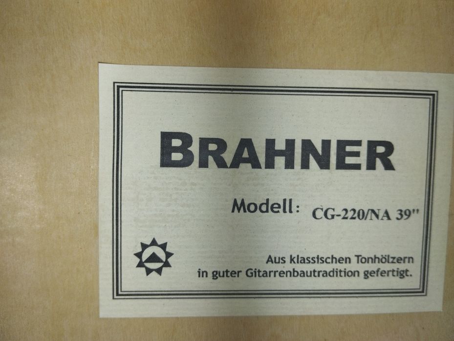 Продам гитару классическую