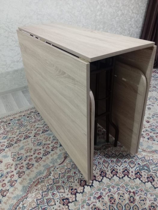 Срочно продам книжный стол