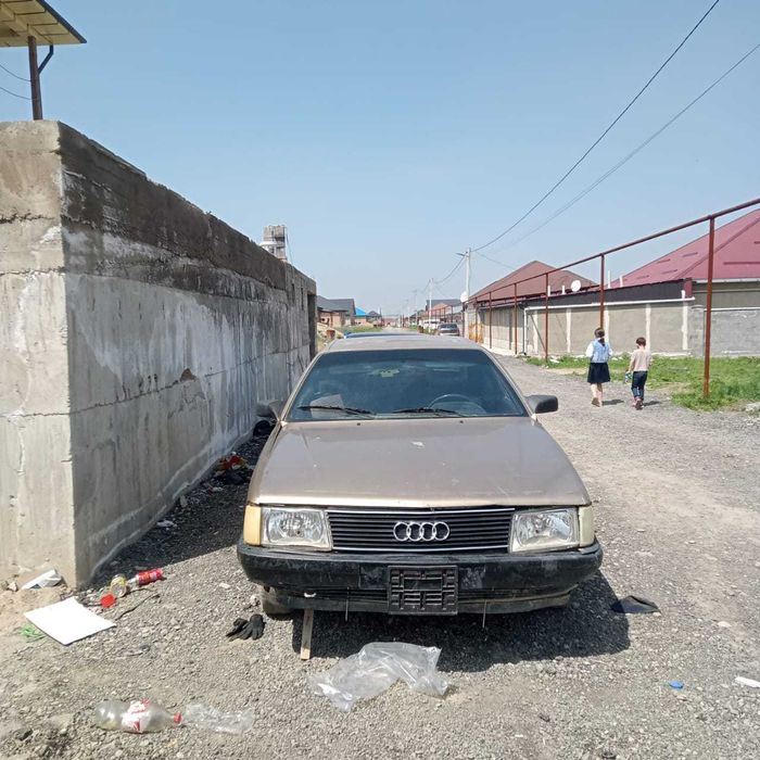 Audi 100 седан состаяние хорошо
