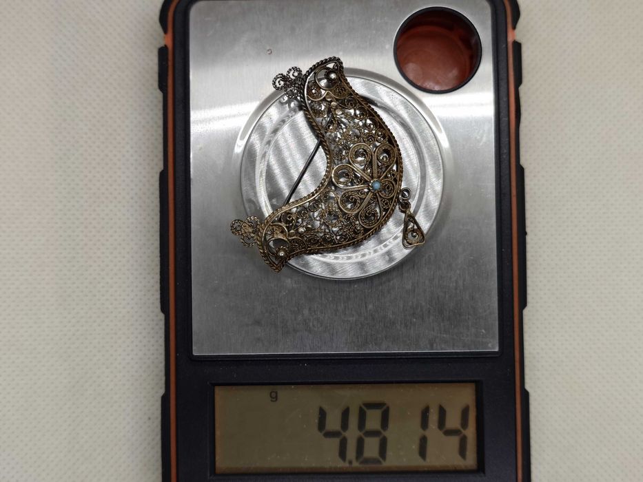 Broșă de Colecție "Păunii Regali" – Argint Aurit