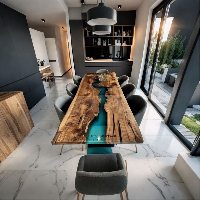 Маса от дърво и смола