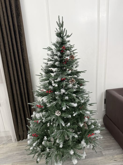 Ёлка новая искуственная!