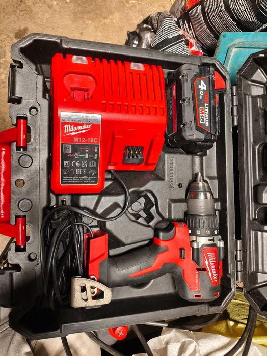 Bormașină milwaukee