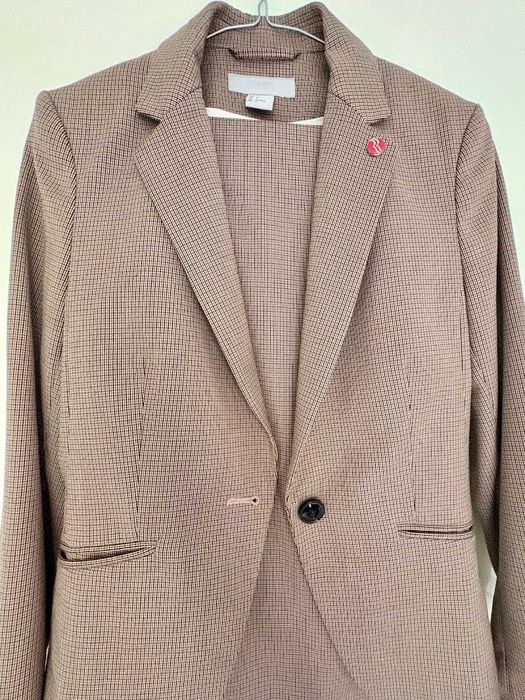 Костюм в бежово H&M размер 34