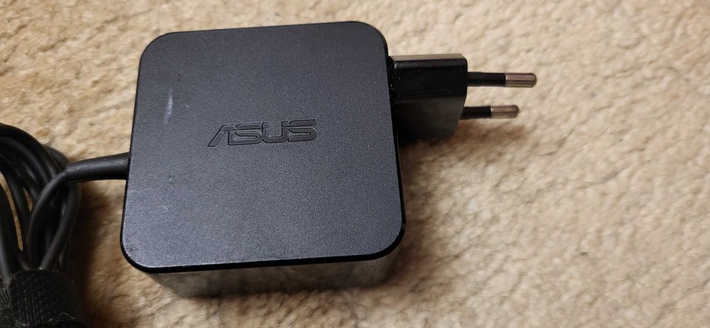 ASUS 45W Incarcator 19V-2.37A Fuctional mufa Groasa