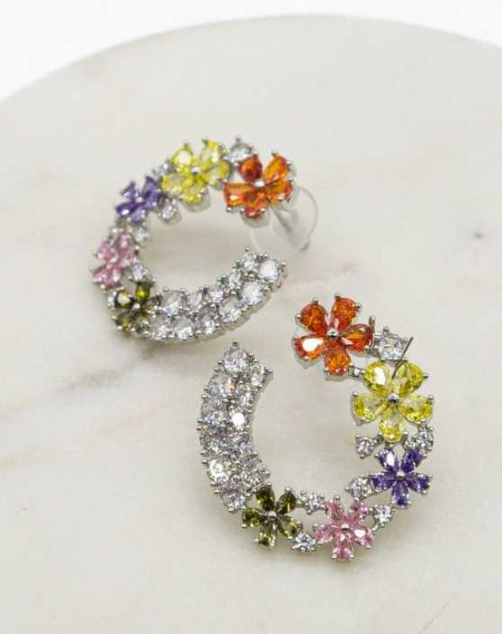 Дамски стилни обеци