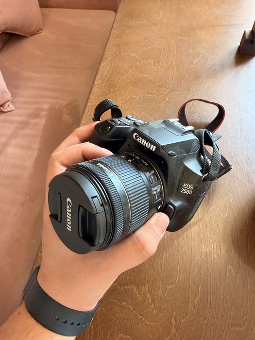 Продам Canon EOS 250D