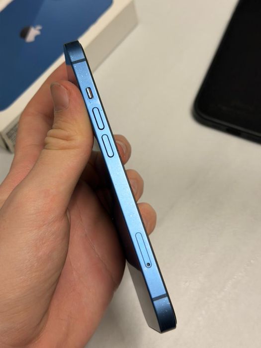 Продам Iphone 13 128g