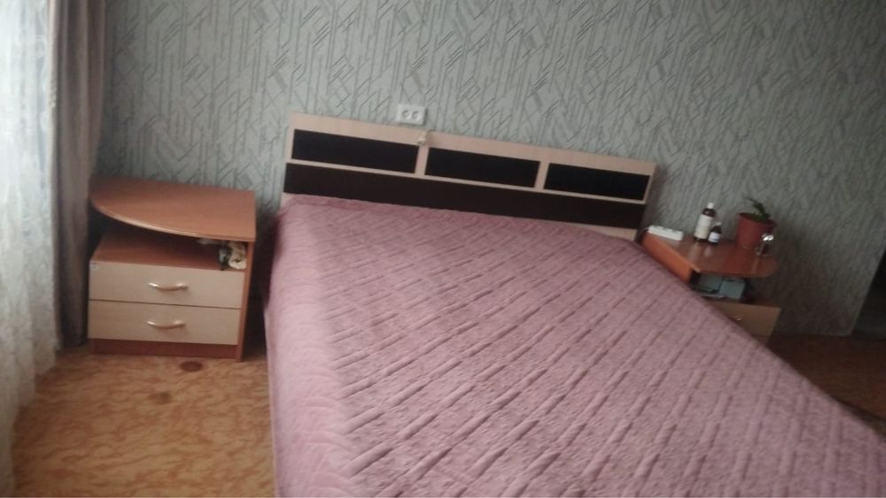 Продам кровать вместе с тумбочками
