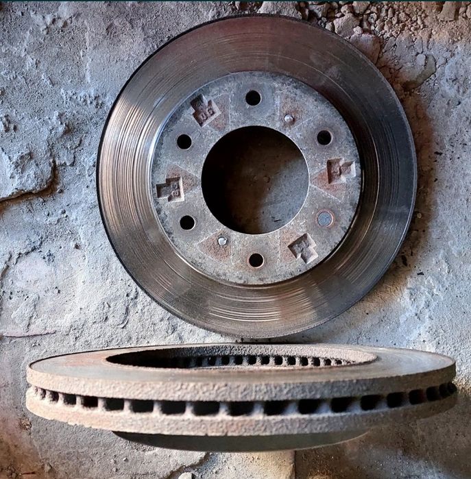 Продам на паджеро 4