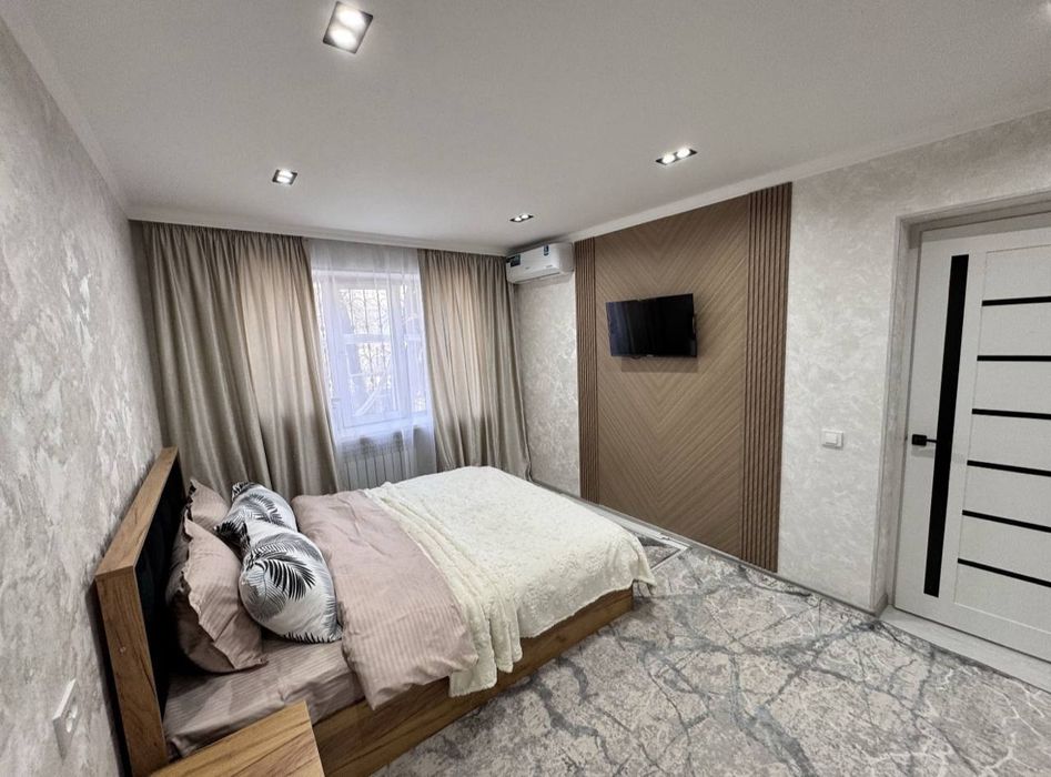 Квартира на Новомосковская 1/2/5 с обстановкой