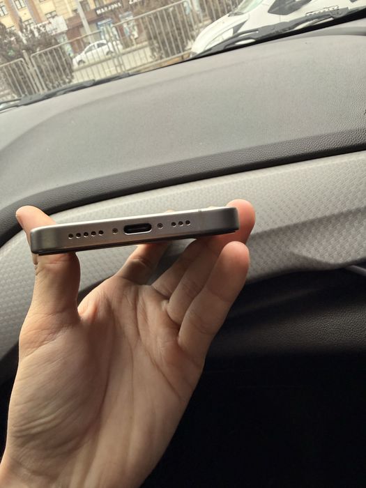 Iphone 15 pro ideal holatda