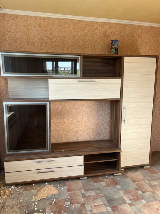 Продам сервант в хорошим состояние