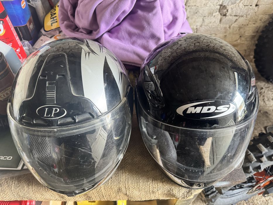 Продавам 2бр каски